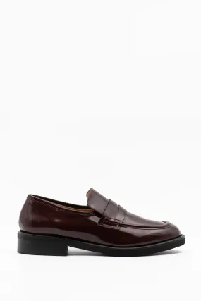 Penny loafers in burgundy with rubber soles